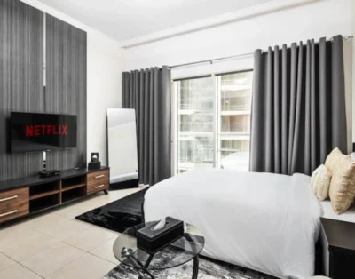 Spacious Studio Apartment in Downtown