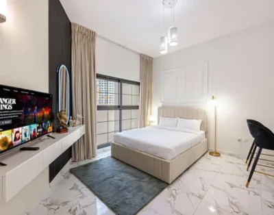Sophisticated Studio with Dubailand Views